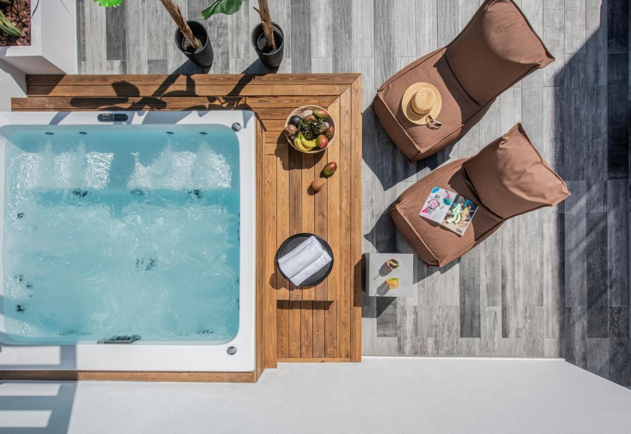 Maison Aqua Suite With Private Mini Pool Jacuzzi 헐소니소스 외부 사진