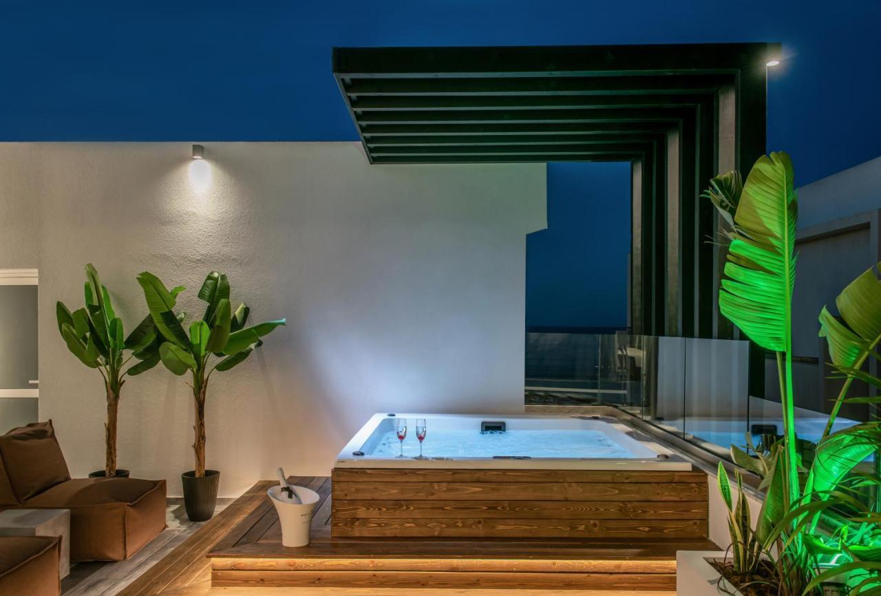 Maison Aqua Suite With Private Mini Pool Jacuzzi 헐소니소스 외부 사진
